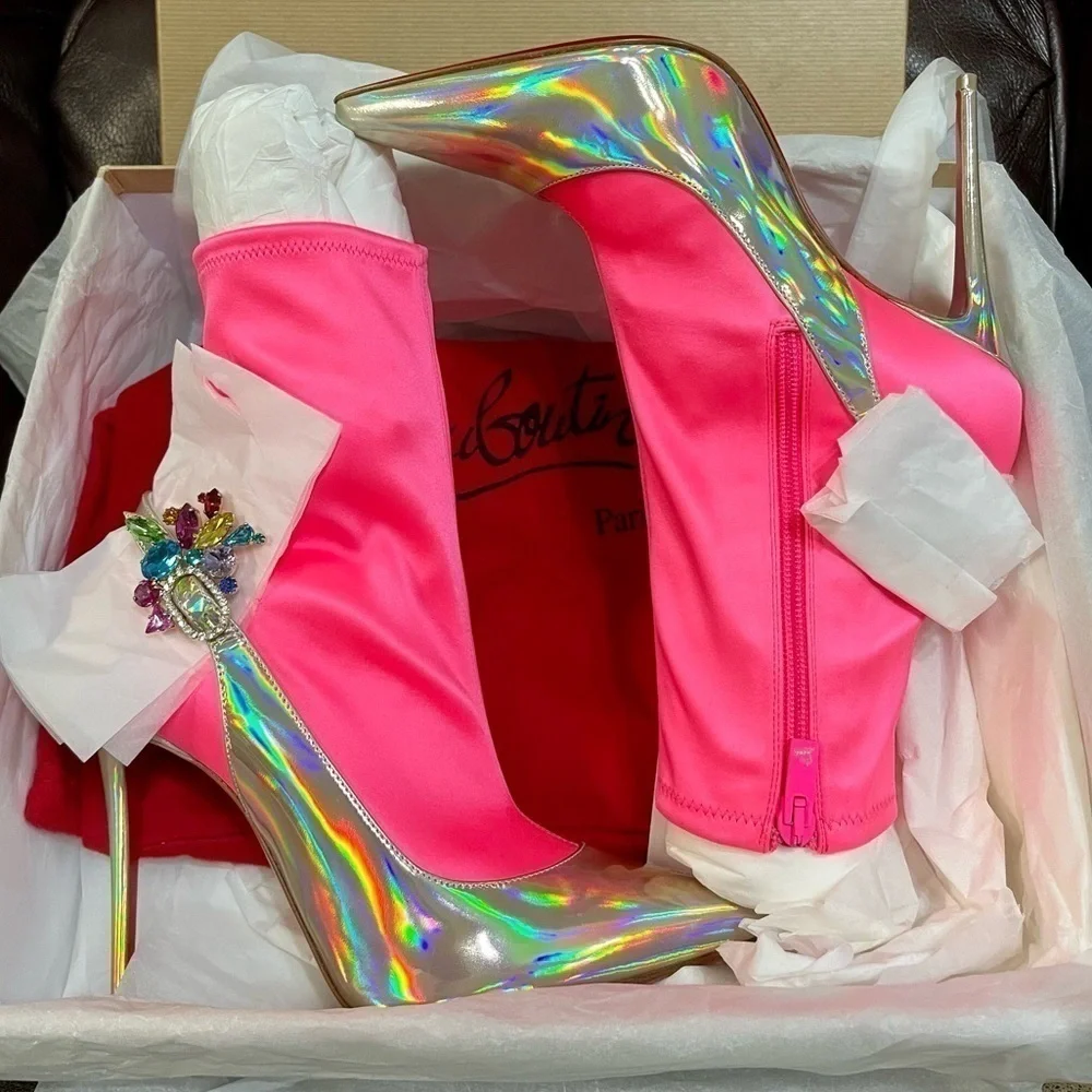 Christian Louboutin Jessie Bootie Joli 100mm, Holo patent speccio Slvr Lthr EU37